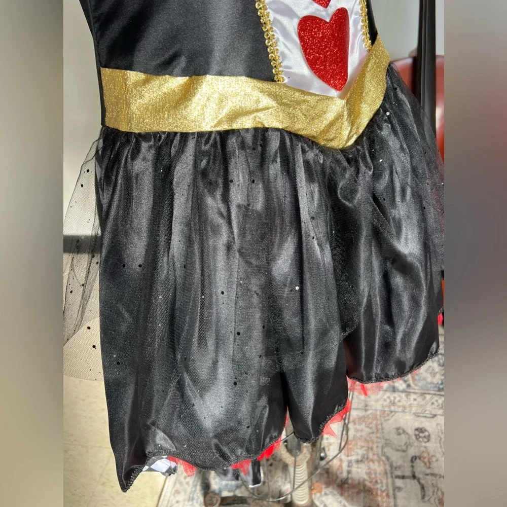The Queen of Hearts/ The Red Queen Women’s Costume - Picture 3 of 14